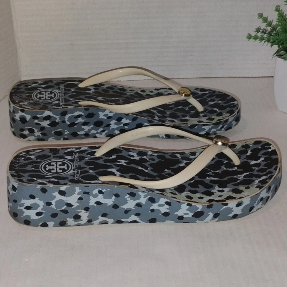 Tory Burch Leopard Print Sandals. Womens size 8. Cream & Black in color. - Picture 4 of 12